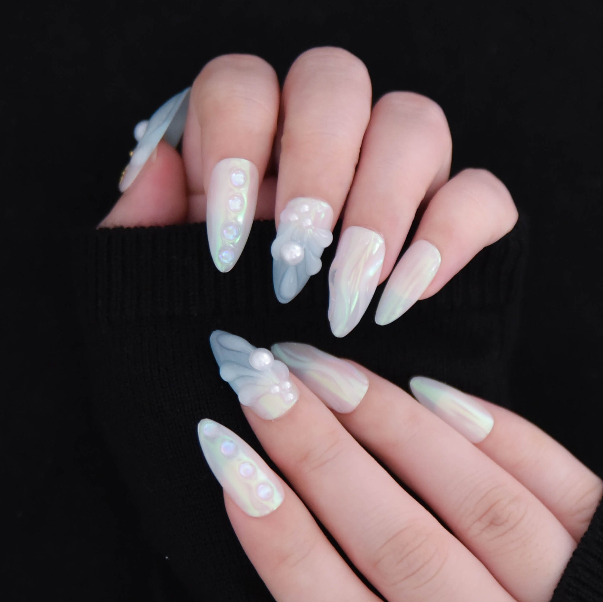 Faux ongles sirène irisés faits main Nailsynth – Motif perles océaniques et étoiles – Lot de 10 faux ongles tendance, adhésif, bâton de manucure et lime à ongles inclus
