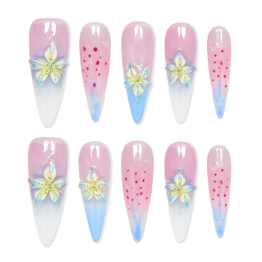 Faux ongles à coller Nailsynth – Dégradé rose et bleu rêveur avec accents floraux 3D, lot de 10 faux ongles tendance, adhésif, bâton de manucure et lime à ongles inclus